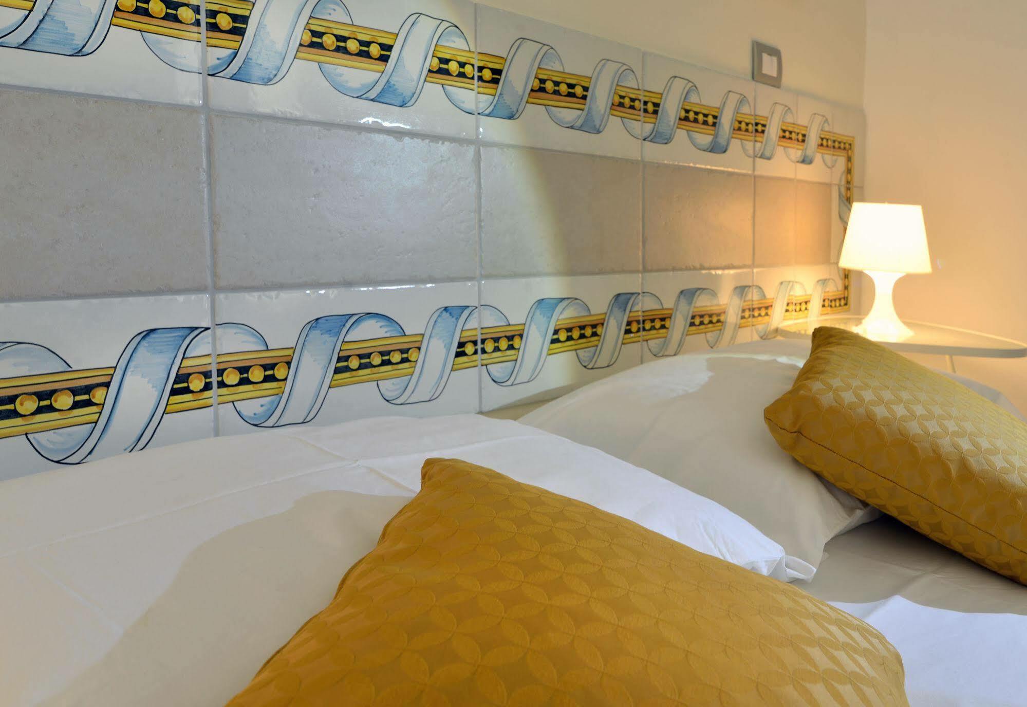 סלרנו Santi E Saraceni Rooms מראה חיצוני תמונה