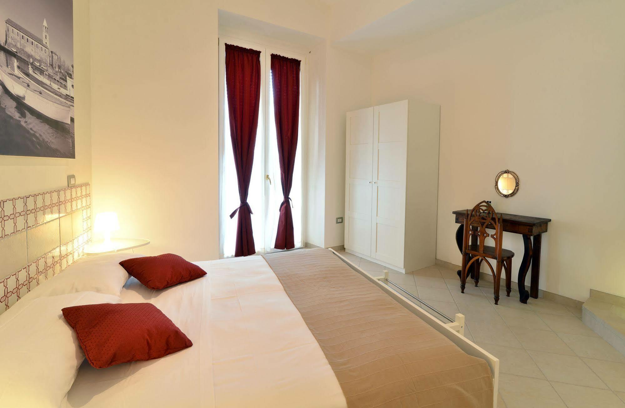 סלרנו Santi E Saraceni Rooms מראה חיצוני תמונה