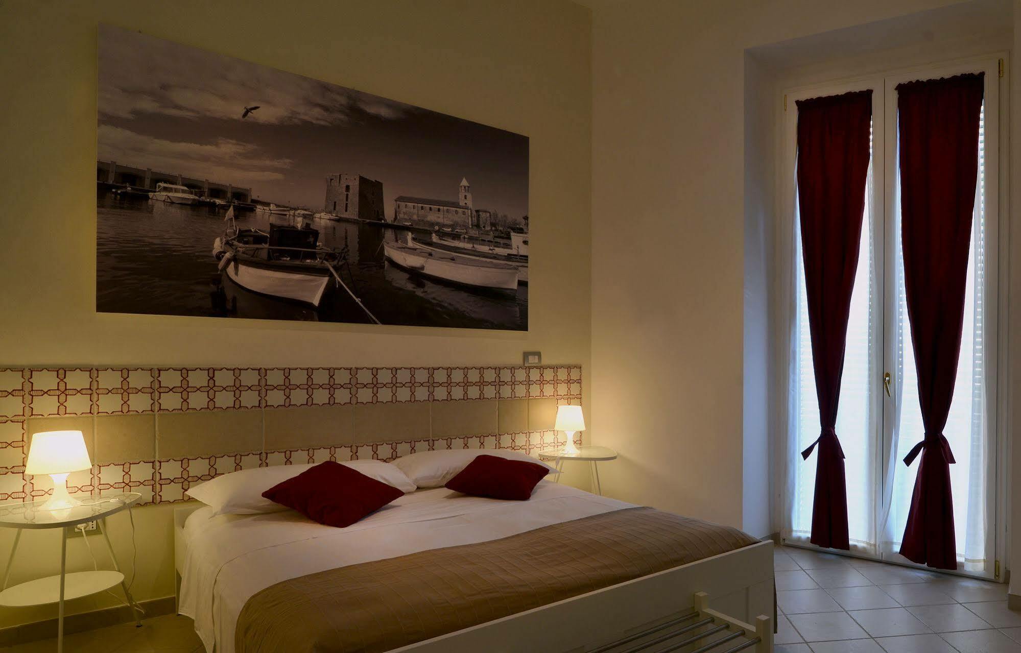 סלרנו Santi E Saraceni Rooms מראה חיצוני תמונה